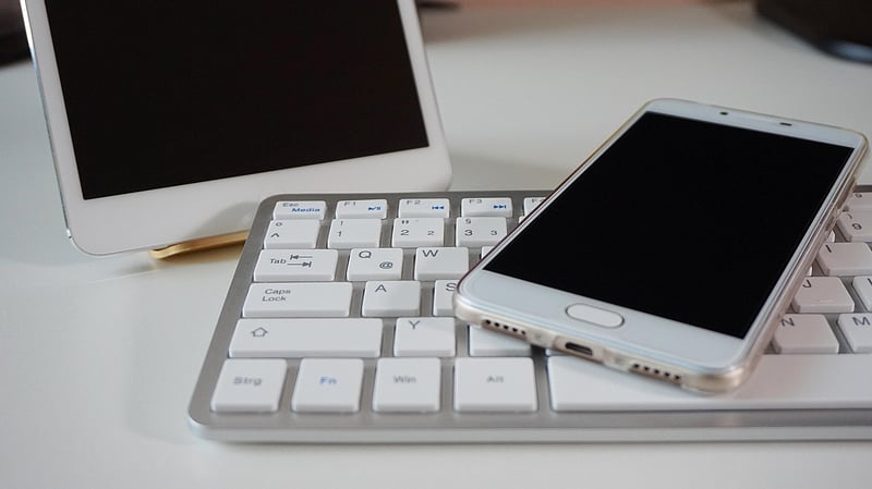 Quel est le meilleur écran en 2026 : IPS ou AMOLED ? Découvrez notre comparatif !